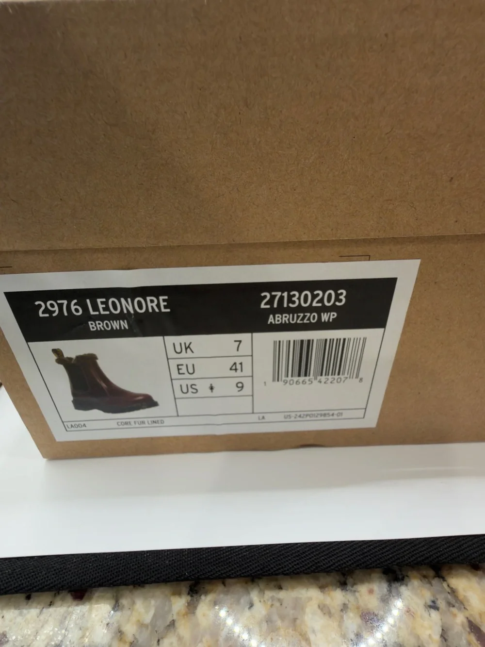 Dr. Martens 2976 Leonore Abruzzo WP Faux Fur Chelsea Boots Brown – Size 9